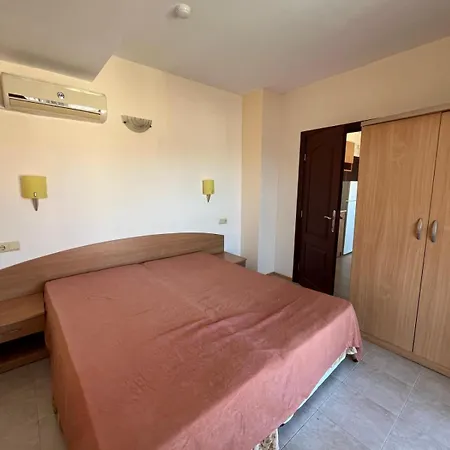 アパート Rose Village サニービーチ